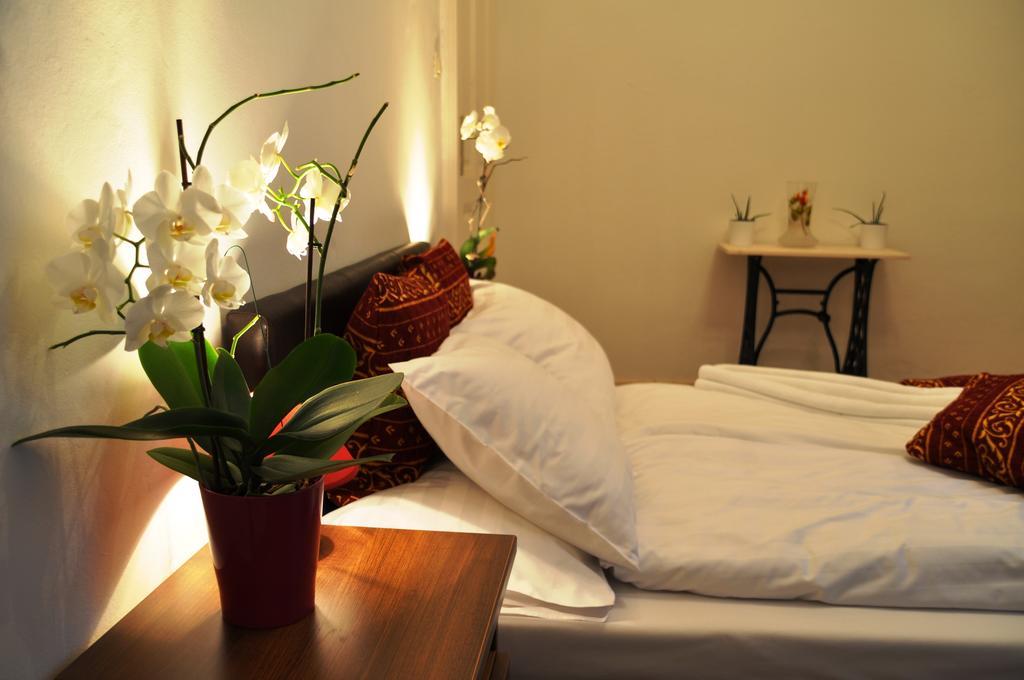 Green Terrace Apartment Budapest Room photo