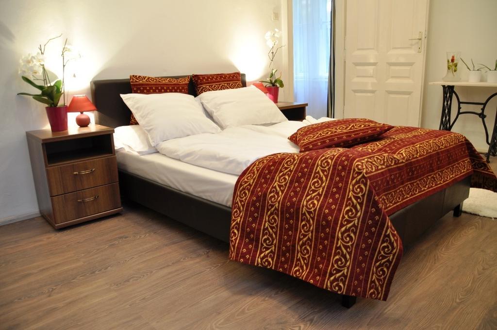 Green Terrace Apartment Budapest Room photo